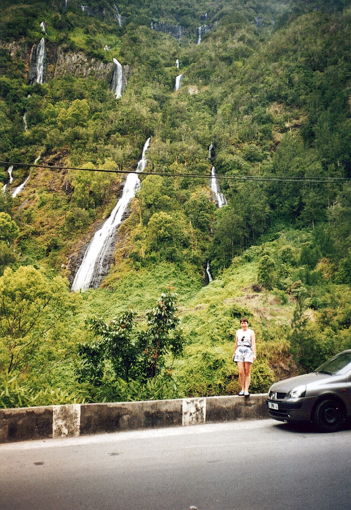 2002 - La Réunion B38 (Cirque de Salazie - Le voile de la mariée).jpg